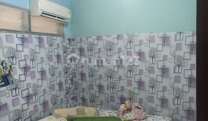 Ready to Occupancy House, Strategic Location and Car Row.