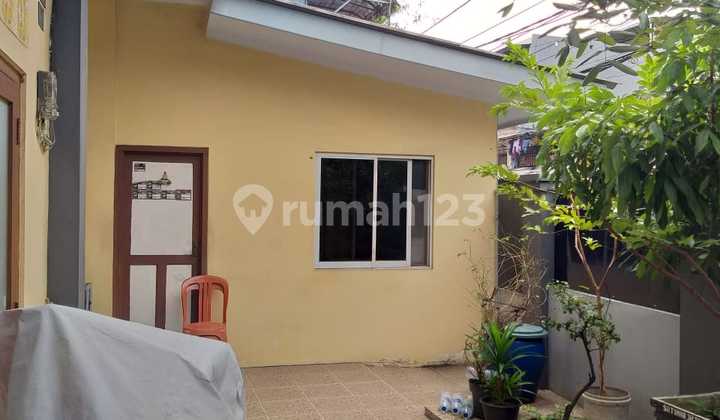 Rumah Tambora Row 2.mobil, Carport, Lebar 11 Meter 2