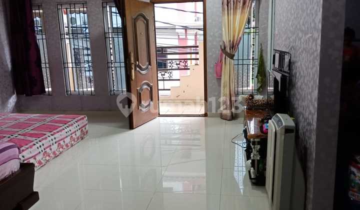 RUMAH KEMAYORAN YANG CANTIK LUAS MURAH 2