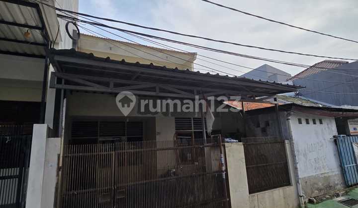 Dijual Cepat Rumah Strategis di Duri Kepa, Lt. 6 x 15, 2 Lantai, Jakarta Barat Dijual Cepat Rumah Strategis di Duri Kepa, Lt. 6 x 15, 2 Lantai, Jakarta Barat