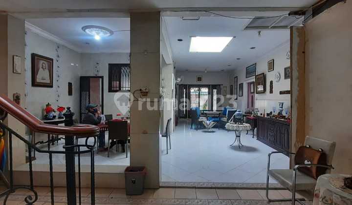 For Sale Affordable House in Tanjung Duren, Land 300m2, 1.5 Floors, West Jakarta