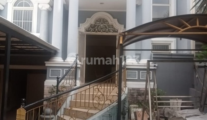 Disewakan Rumah di Elang Laut PIK. Semi Furnish