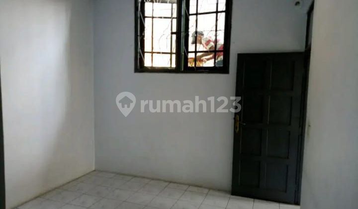 Rumah 2 lantai di Menceng , jl. Merinda strategis 2