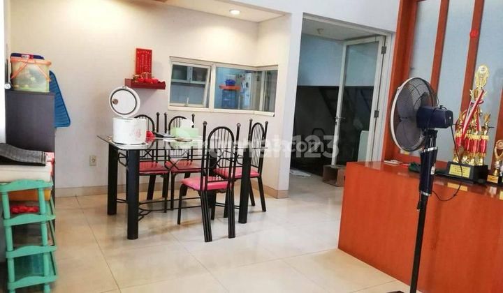 Rumah 3 lantai PIK 1 grisenda SHM hadap Selatan 