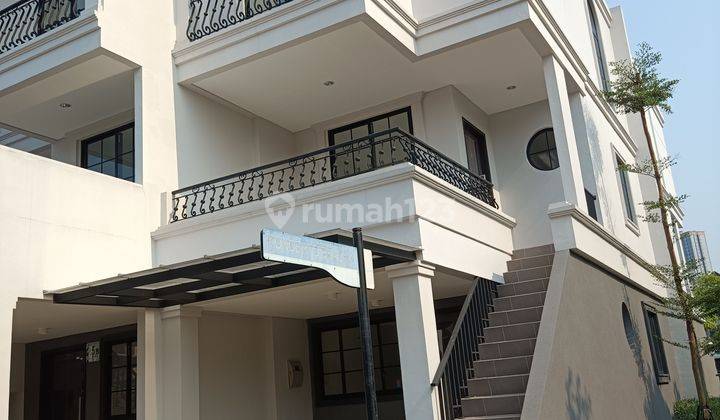 Rumah 3 Lantai full furnished brand new PIK cantik strategis dekat tzu chi, tol 1