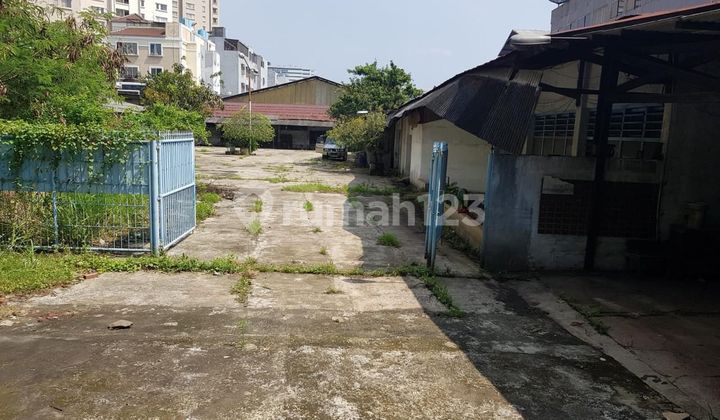 Dijual Cepat Gudang Tua Hitung Tanah Kavling di Ancol, Jakarta Utara. Harga Dibawah NJOP