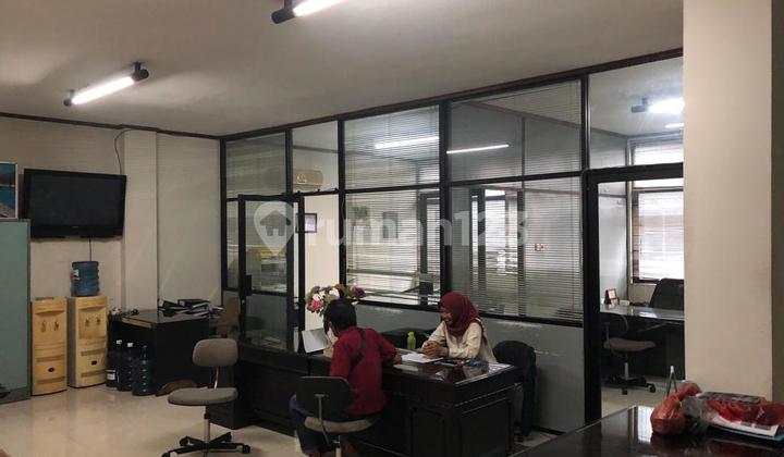 Dijual Cepat Ruko 5 Lantai Bagus dan Murah Dekat Istana & Pusat Bisnis di Hayam Wuruk, Jakarta Pusat