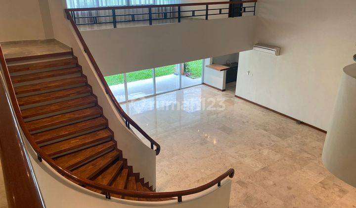 Rumah 2 Lantai Bagus di Widya Chandra, Jakarta Selatan 4