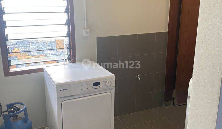 Rumah 2 Lantai Bagus di Widya Chandra, Jakarta Selatan 9