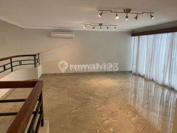 Rumah 2 Lantai Bagus di Widya Chandra, Jakarta Selatan 15