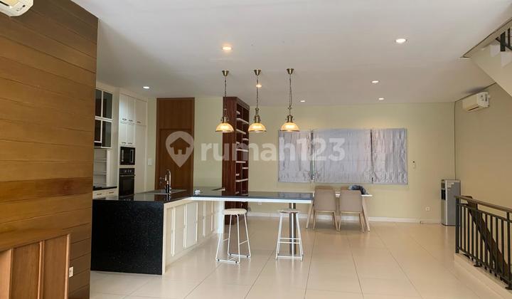 Disewakan Rumah Town House Good Condition Murah 4 Bedroom Pekayon, Pejaten, Kemang, Jakarta Selatan 2