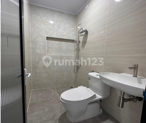 Dijual Rumah Baru Jadi 100% Siap Huni Bagus dan Murah di Tj. Duren Utara, Grogol Petamburan, Kota Jakarta Barat 2