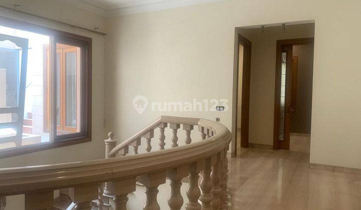 Disewa Rumah 2 Lantai 6 Kamar di Area Kuningan, Jakarta Selatan 1