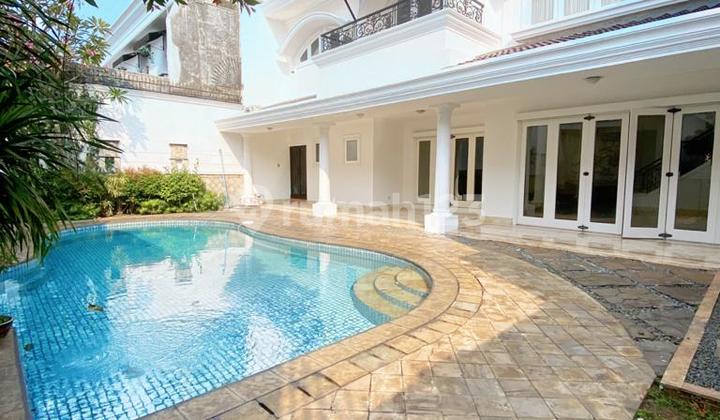 Dijual Cepat Rumah Modern Classic Siap Huni di Area Premium Dekat dengan MRT Fatmawati dan Lebak Bulus, Jakarta Selatan