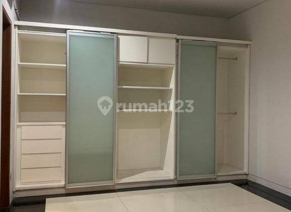 Rumah 3 Lantai 5 Kamar di Mega Kuningan Area, Jakarta Selatan 2