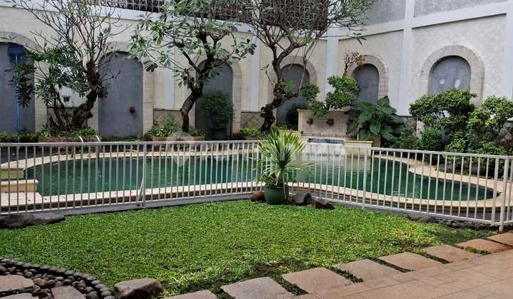 Menteng Luxury House for Rent, Good Condition, 4 Bedrooms, Central Jakarta