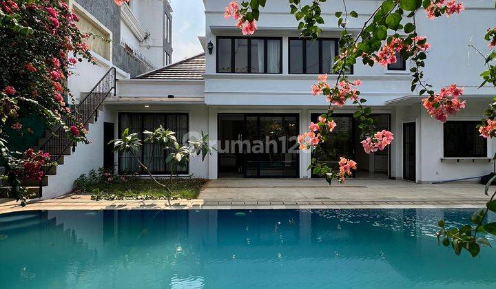 Rumah 2 Lantai Mewah American Classic Fully Furnished Di Kemang 2