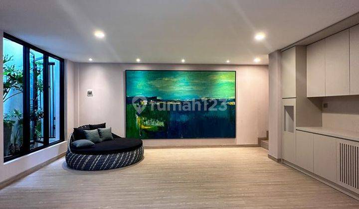 Rumah Baru 2 Lantai, Tropis Modern Dalam Town House Di Kemang 2