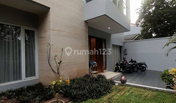 Rumah 2 Lantai Siap Huni lingkungan Tenang Dan Asri Di Pondok Indah 2