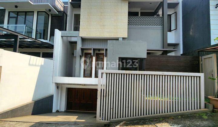 Rumah 3 Lantai Terawat Seperti Baru, Modern Tropis Di Lebak Bulus 2