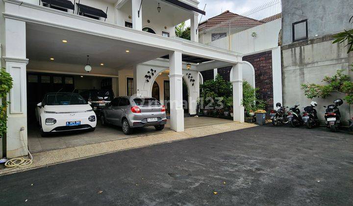 Rumah Siap Huni 2 Lantai, Classic Fully Furnished Area Bangka kemang 2