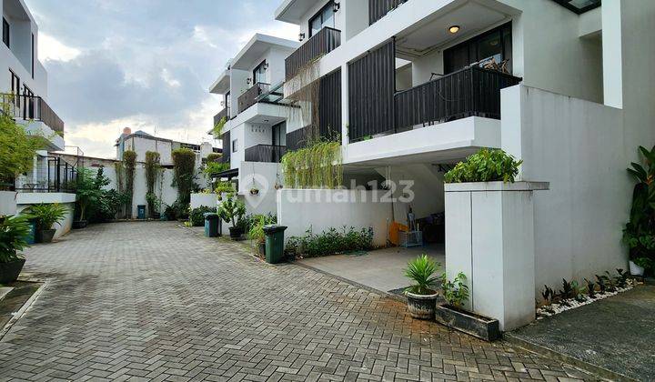 Rumah 3 lantai Dalam Town House di Area Gandaria, Kebayoran Lama, Jakarta Selatan. 2