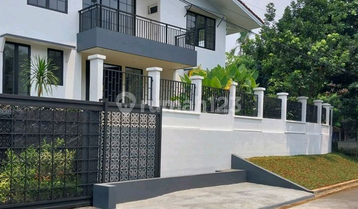 FOR SALE 3-STORY HOUSE, READY TO OCCUPY AND WELL-MAINTAINED IN PONDOK INDAH