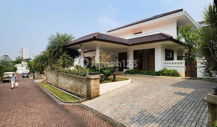 Rumah Mewah Classic 2 Lantai Dalam Compound Di Pejaten Barat 1