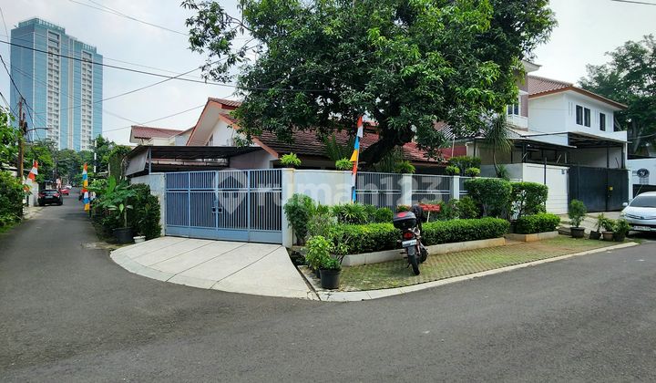 Rumah Terawat 1 Lantai Siap Huni Area Kebayoran Baru Jakarta Selatan
