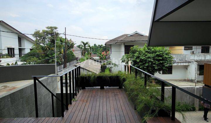 Rumah Bagus 3 Lantai + Rooftop Dalam Town House Di Kemang Selatan 1