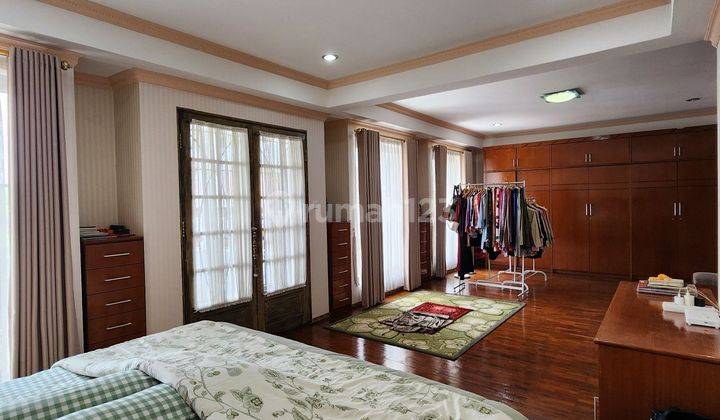 Rumah Mewah 3 Lantai Siap Huni,  Classic Mediterania House Di Pondok Indah 2