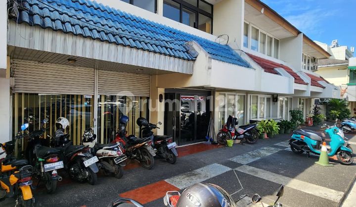 Good Commercial Shop House, 180 sqm Building Area, 2 Floors, Located in Pondok Indah. Good Commercial Shop House, 180 sqm Building Area, 2 Floors, Located in Pondok Indah.