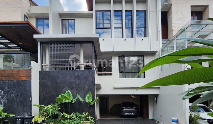 Rumah Baru 3 Lantai Minimalis Modern Dalam Town House Di Cilandak Rumah Baru 3 Lantai Minimalis Modern Dalam Town House Di Cilandak
