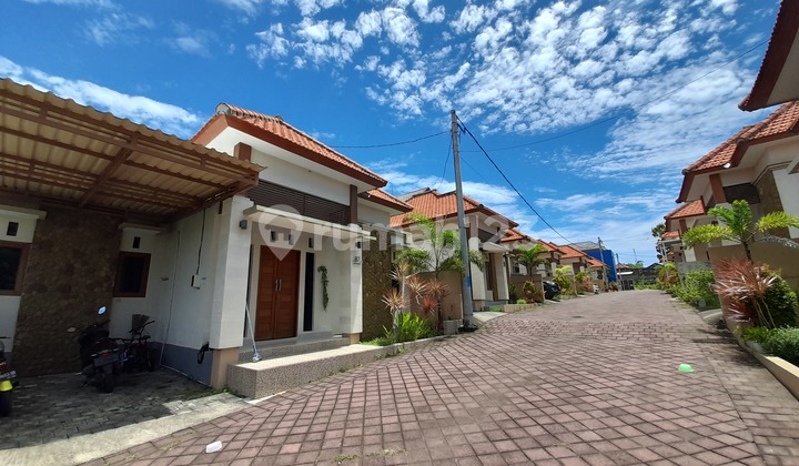 Modern house with minimalist design at Ungasan Badung Bali 6
