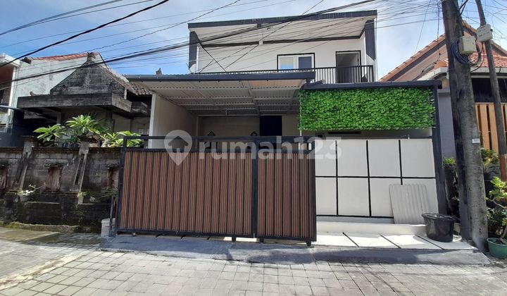 A House With A Neat Environment At Jimbaran