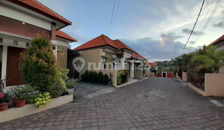 Nyaman House With One Gate System Ungasan Badung Bali