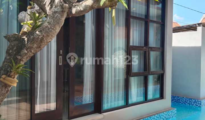 Luxurious Villa Near Sports Hall with Single Gate System in Taman Griya Jimbaran, Bali Luxurious Villa Near Sports Hall with Single Gate System in Taman Griya Jimbaran, Bali