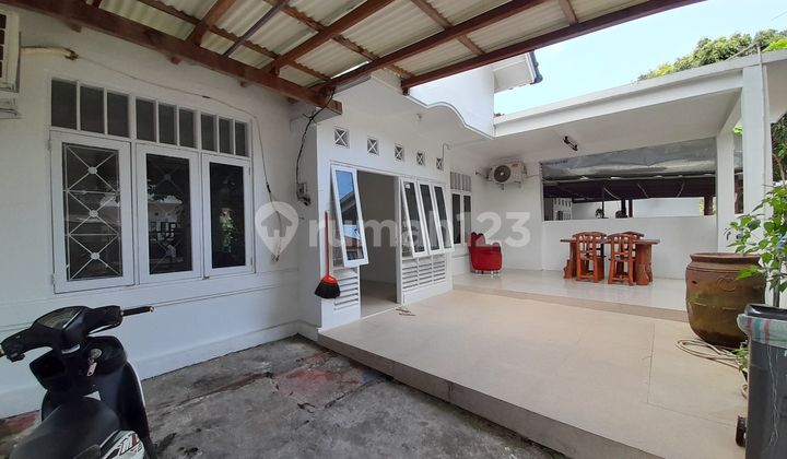 Minimalist House in Puri Gading Jimbaran, Jimbaran, Badung, Bali