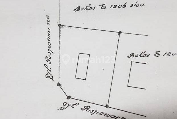 Rumah tengah kota Puspowarno jalan lebar 3 mobil 4