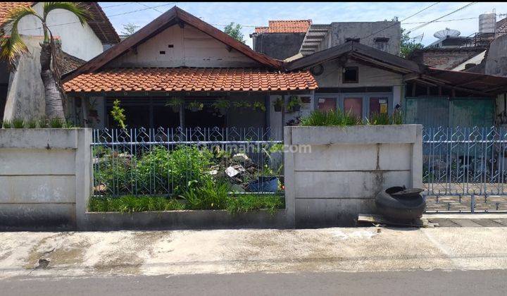 Rumah lama tengah kota Pusponjolo semarang 1