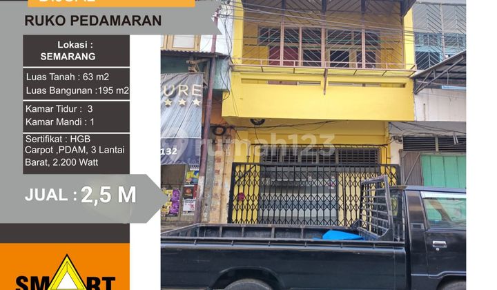 Strategic shop house in Pedamaran Chinatown, Semarang 1