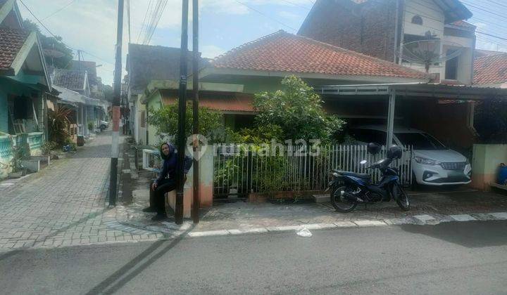 Rumah pinggir jalan Damar Banyumanik semarang 2