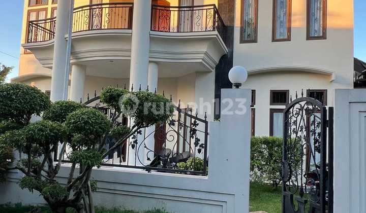 Sell Luxury 2-Storey House Bulusan Tembalang 1