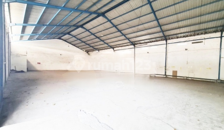 Rent Warehouse on Soekarno Hatta Arterial Road, Semarang Tinur 2