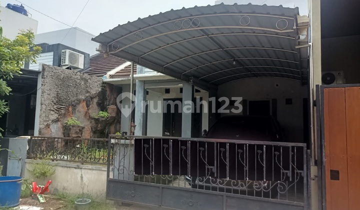 House for Rent in Semarang Beautiful Near The Park Mall