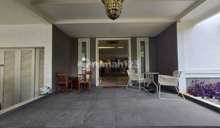 Rumah Eksklusif  luas 800 m2 Semifurnished siap huni 2 lantai di Tanjung palapa, Tanjung duren - Jakarta barat 2