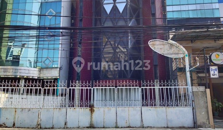 Ruang usaha 4 lantai luas 242 m2 lokasi strategis di Mangga besar raya, Jakarta barat Ruang usaha 4 lantai luas 242 m2 lokasi strategis di Mangga besar raya, Jakarta barat