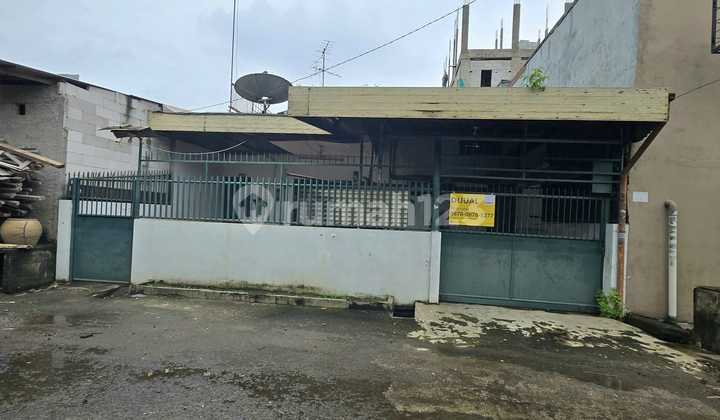 Rumah 1.5 lantai Lt. 180 m2  Murah hitung tanah saja di komplek KFT, Cengkareng. Jakarta Barat