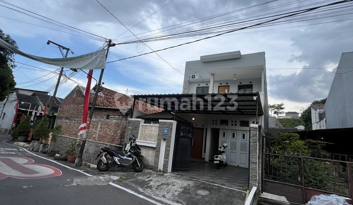 Minimalist 2-Storey Ready-to-Occupy House Near Kedungmundu Main Road 1