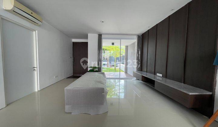 Dijual Rumah Sby Barat Furnish Royal Residence Monticello  2